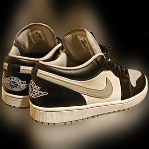 [SOLD] Nike Air Jordan 1 Low Grey